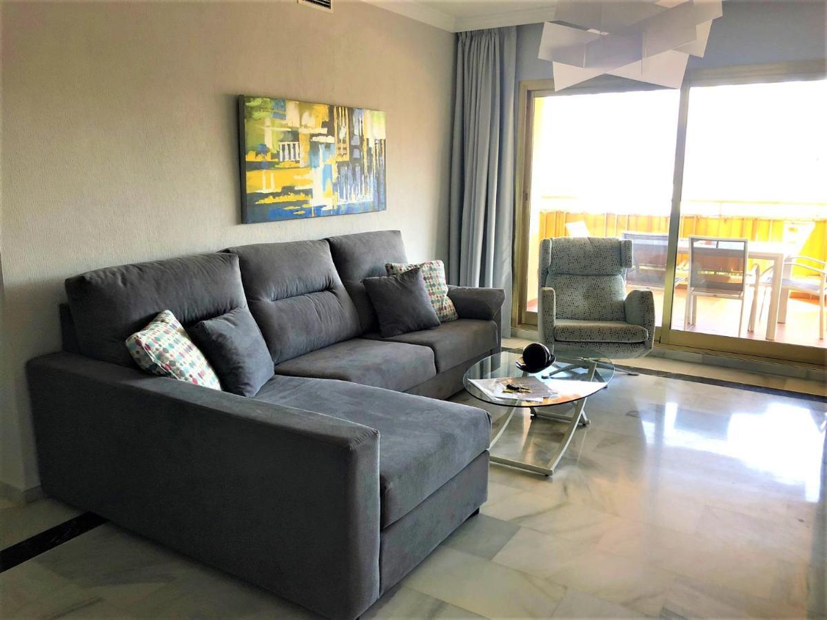 Frente A La Playa Fuengirola Dona Sofia E Apartment Exterior photo