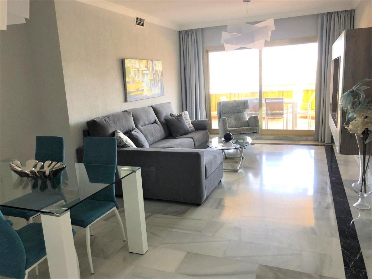 Frente A La Playa Fuengirola Dona Sofia E Apartment Exterior photo